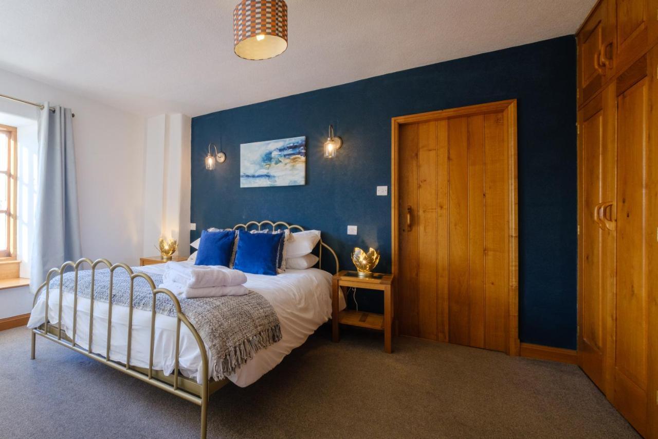 Stunning Cottage Grade 2 Listed With Parking And Hot Tub Bowness-on-Windermere Exterior photo