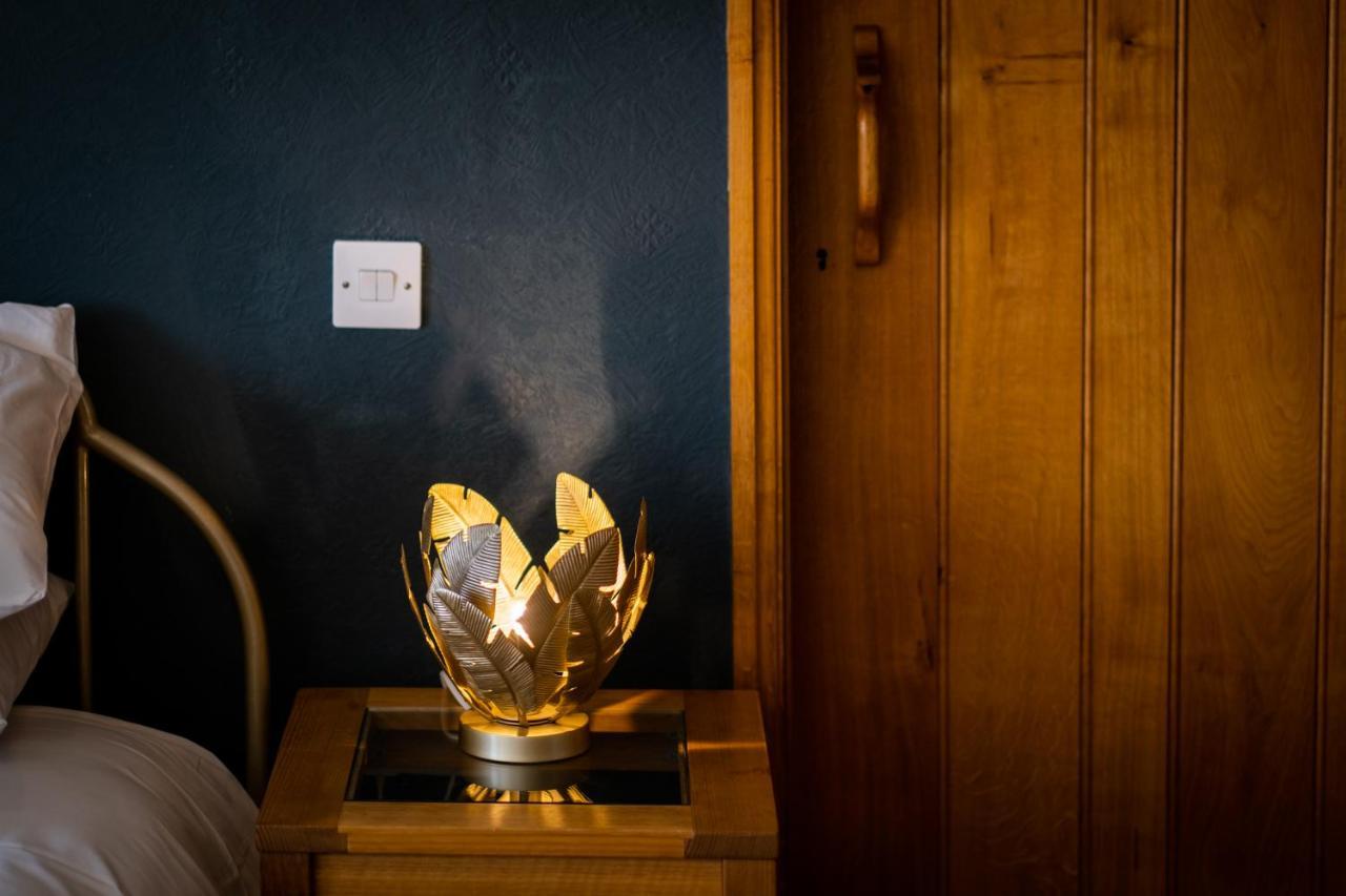 Stunning Cottage Grade 2 Listed With Parking And Hot Tub Bowness-on-Windermere Exterior photo